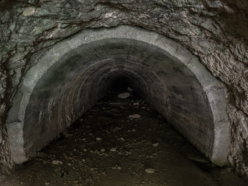 Excavation of small-diameter tunnels